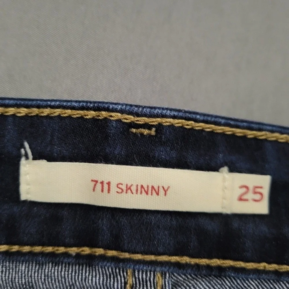 Levis 711 Skinny Jeans Womens 25 Dark Indigo Blue Wash Mid‎ Rise Stretch Denim